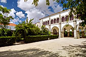 Evora - Giardino pubblico, il Palacio de D. Manuel che fu residenza reale.  